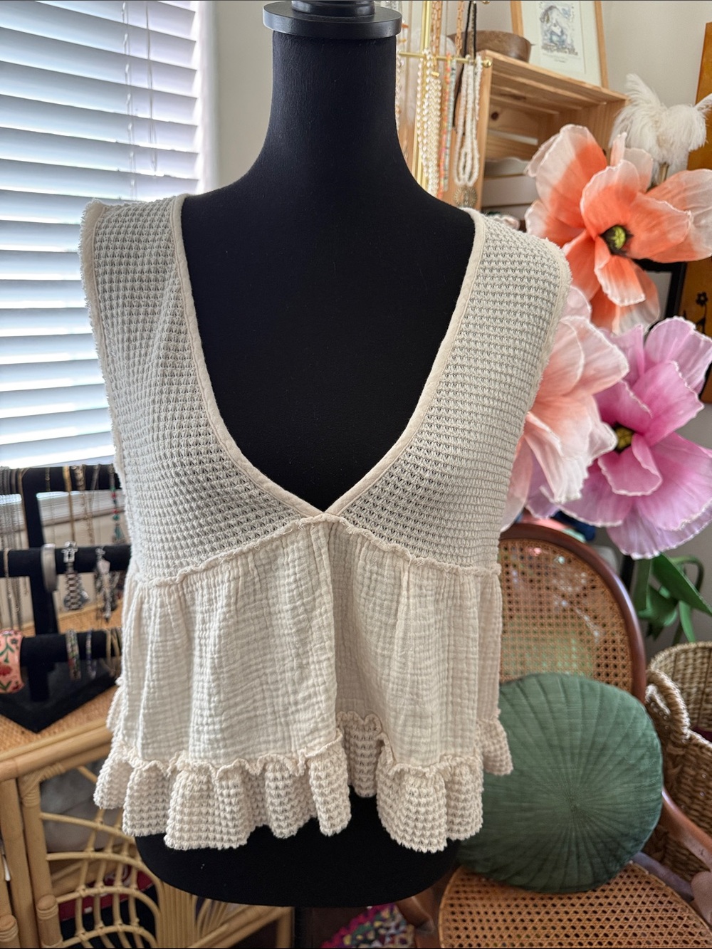 POL Anthropologie Cream Waffle Knit Ruffle Hem Boho Hippie Tank Top - Picture 1 of 4